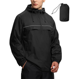 Logotipo personalizado impermeabilizando la chaqueta de viento de la lluvia liviana encapuchado de impermeable empacable para caminar en bicicleta